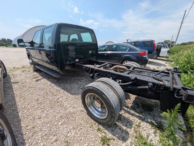 Image of Ford F-450 equipment image 3
