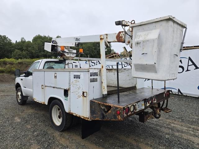 Image of Ford F-450 equipment image 2