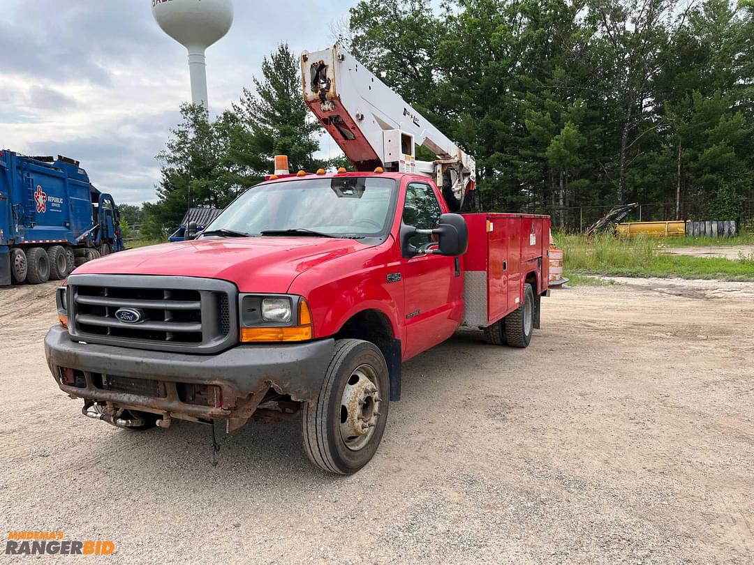 Image of Ford F-450 Primary image