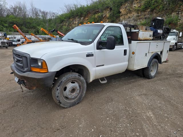 Image of Ford F-450 equipment image 2