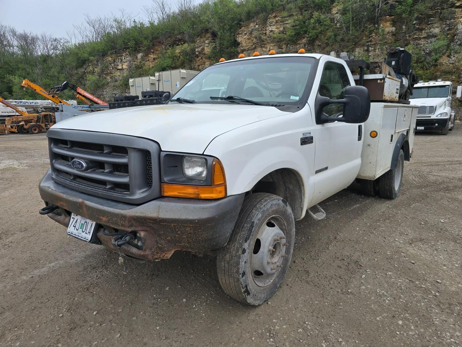 2000 Ford F-450 Equipment Image0