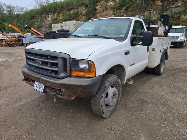 Image of Ford F-450 equipment image 1
