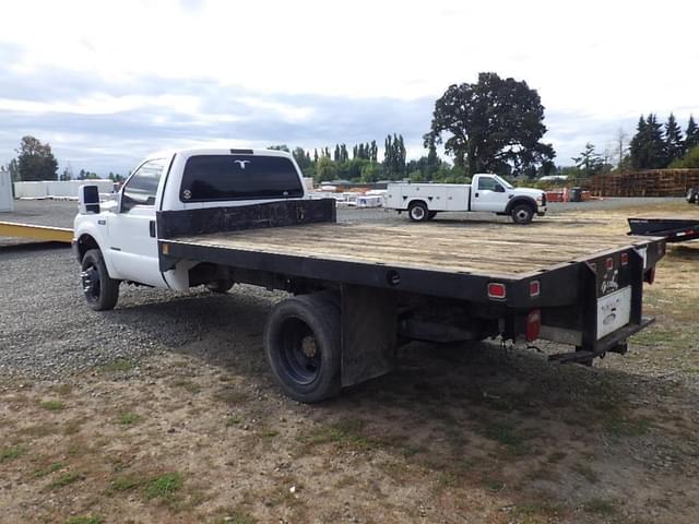 Image of Ford F-550 equipment image 4