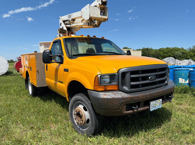 Image of Ford F-550 equipment image 1
