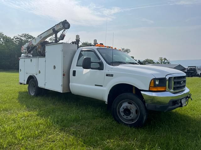 Image of Ford F-550 equipment image 3