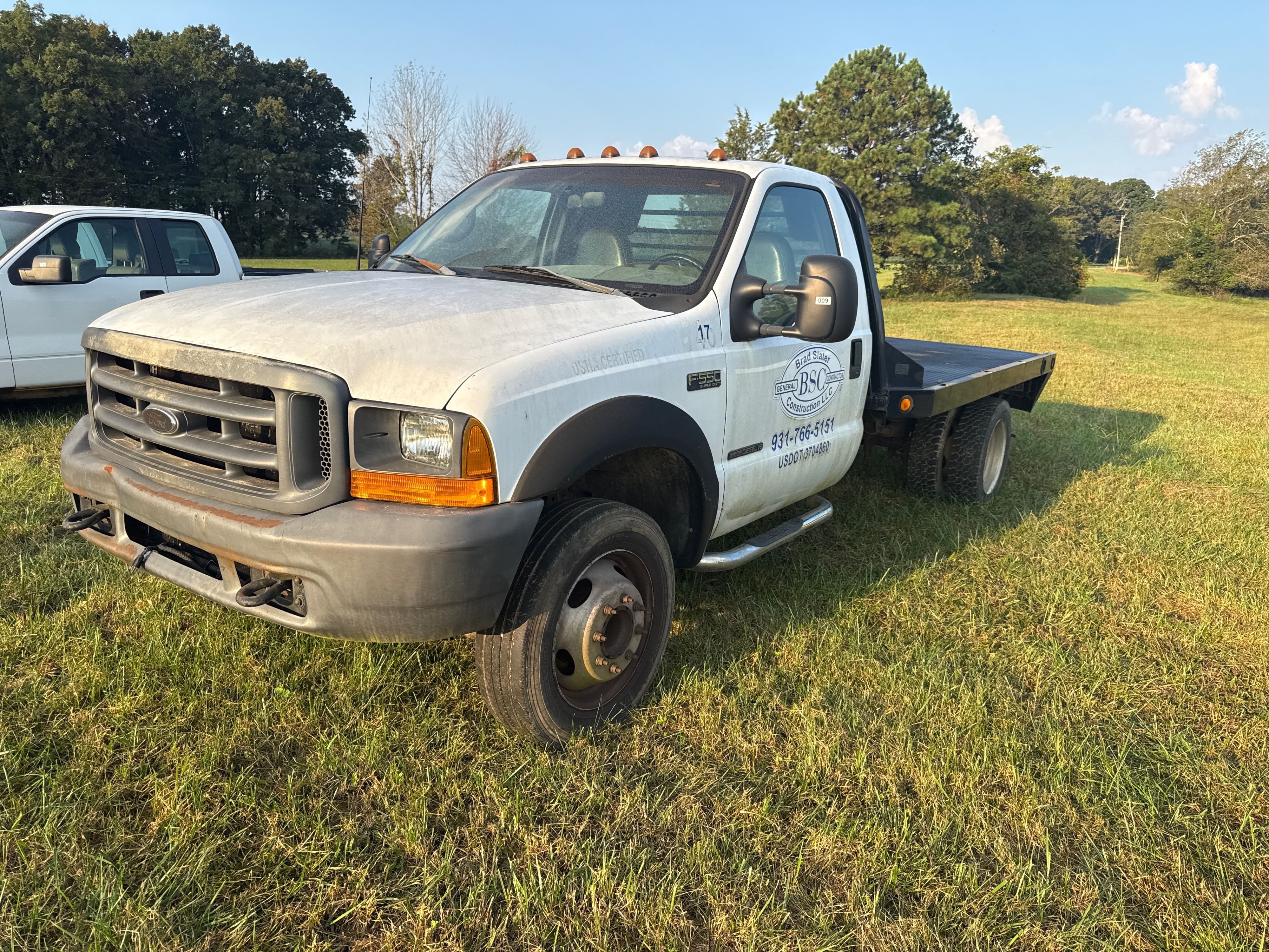 2000 Ford F-550 Equipment Image0