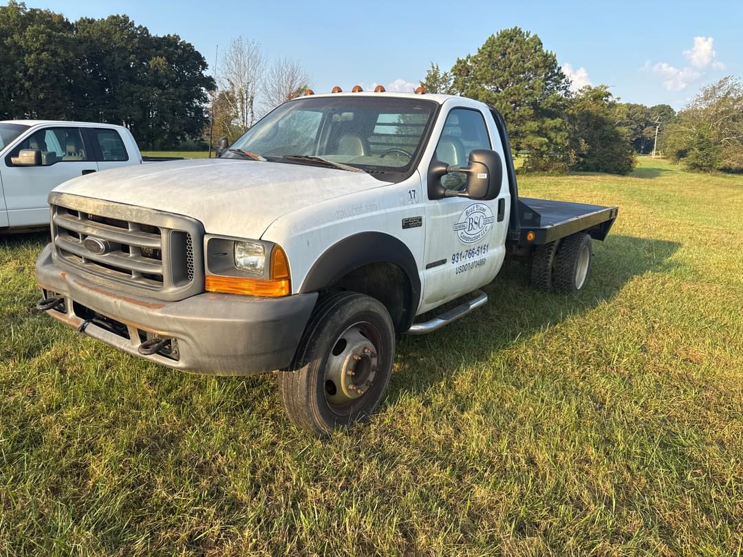 Image of Ford F-550 Primary image