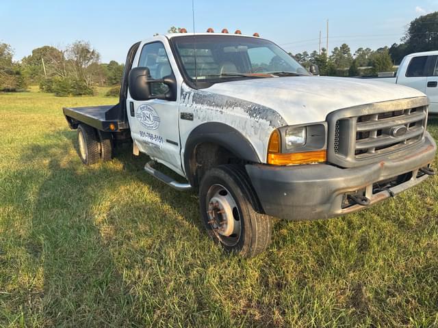 Image of Ford F-550 equipment image 2
