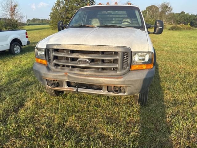 Image of Ford F-550 equipment image 1