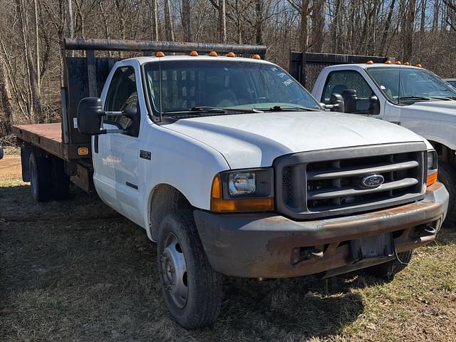 Image of Ford F-550 equipment image 2