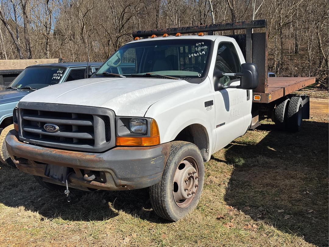 Image of Ford F-550 Primary image