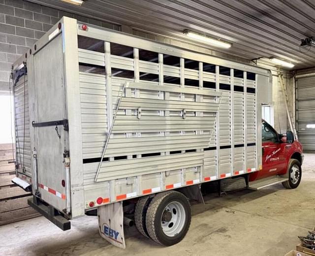 Image of Ford F-550 equipment image 2