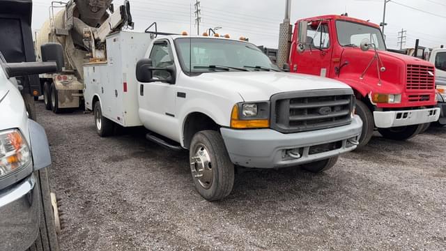 Image of Ford F-550 equipment image 2