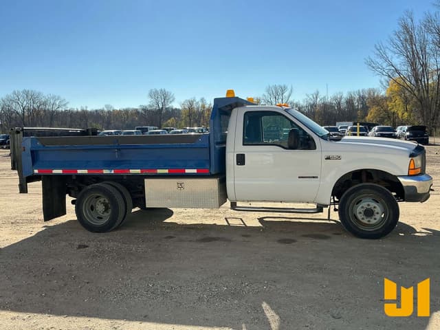 Image of Ford F-550 equipment image 3