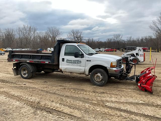 Image of Ford F-550 equipment image 3