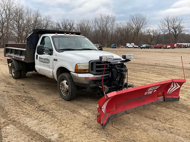 Image of Ford F-550 equipment image 2