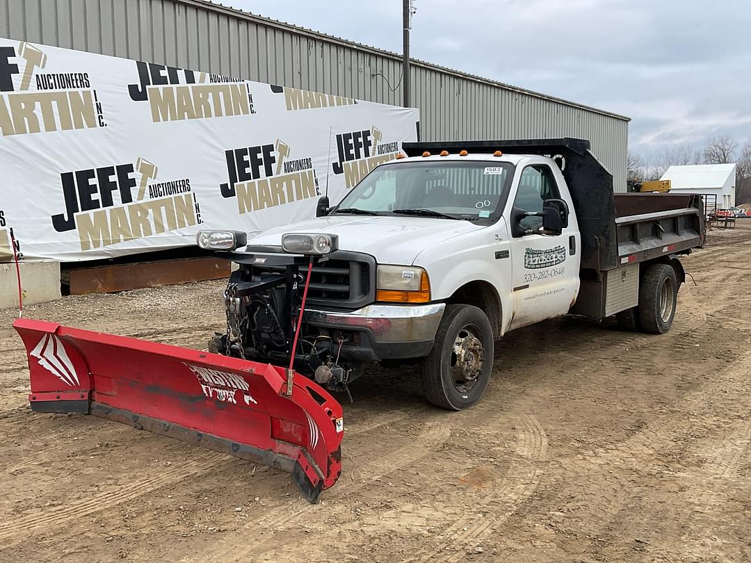 Image of Ford F-550 Primary image