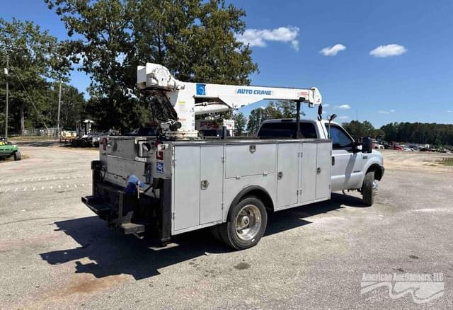 Image of Ford F-550 equipment image 4