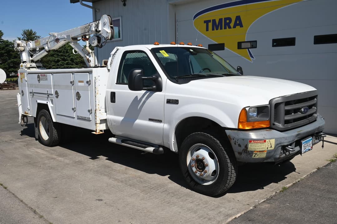 Image of Ford F-550 Primary image