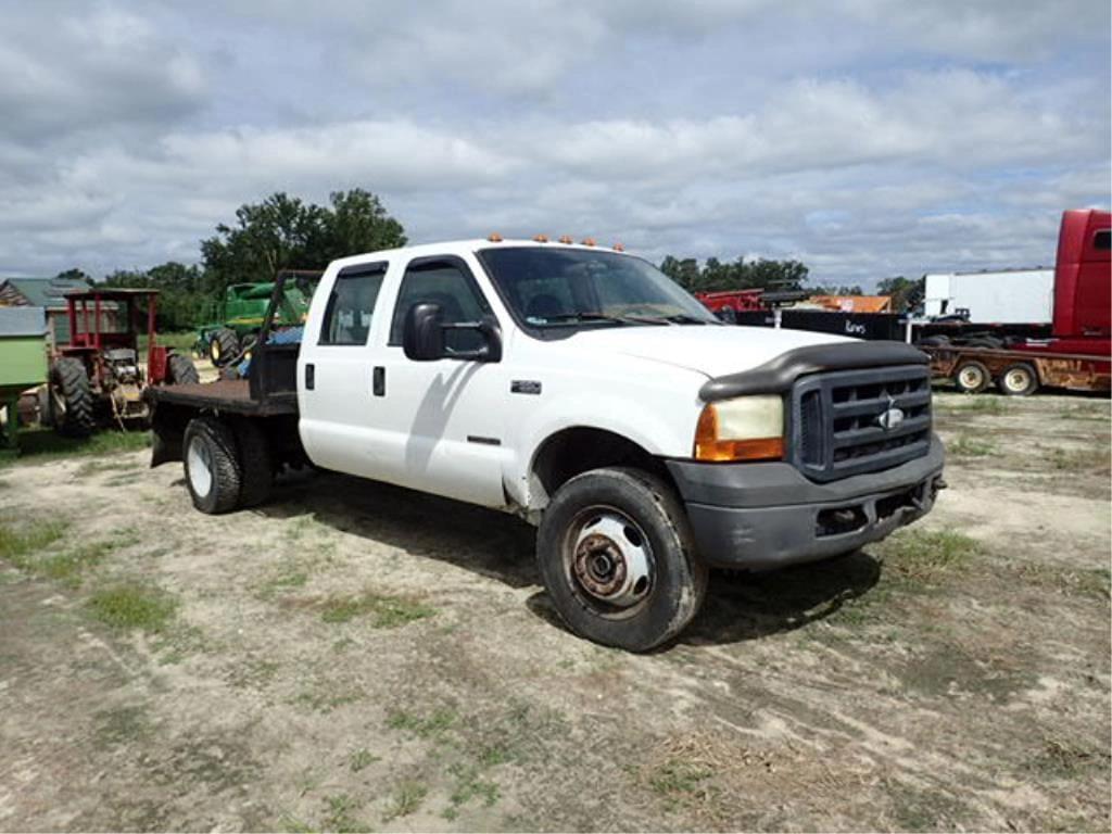 Image of Ford F-550 Primary image