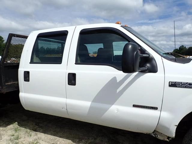 Image of Ford F-550 equipment image 4