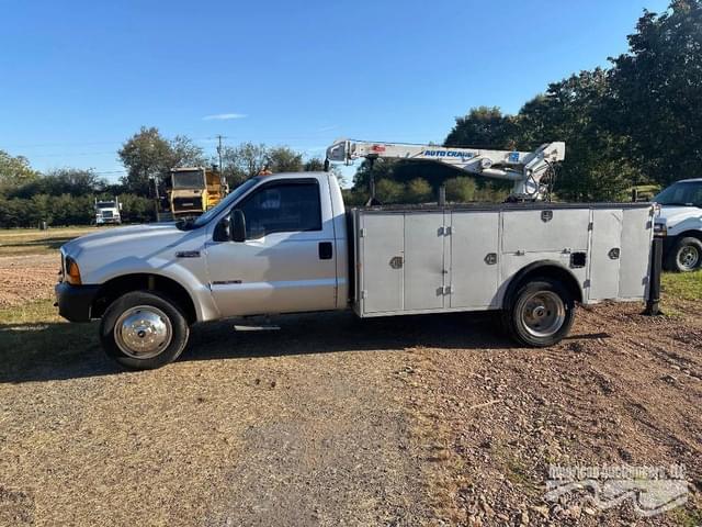 Image of Ford F-550 equipment image 1