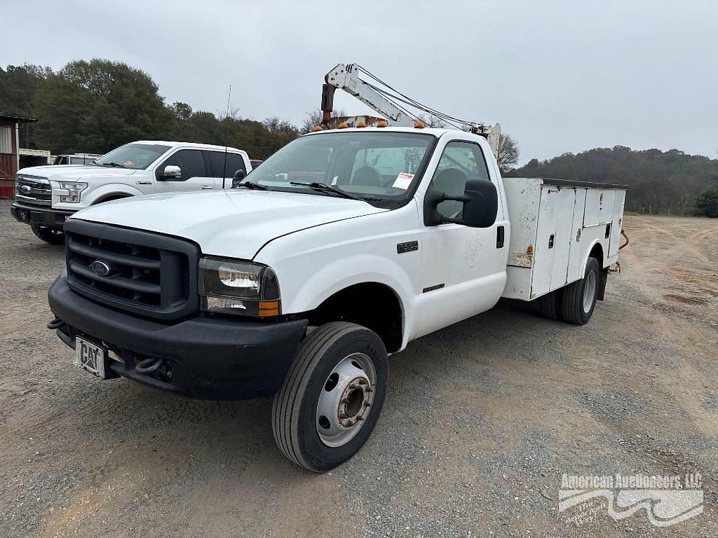 Image of Ford F-550 Primary image