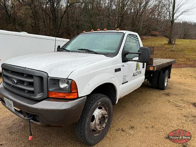 Image of Ford F-550 equipment image 1