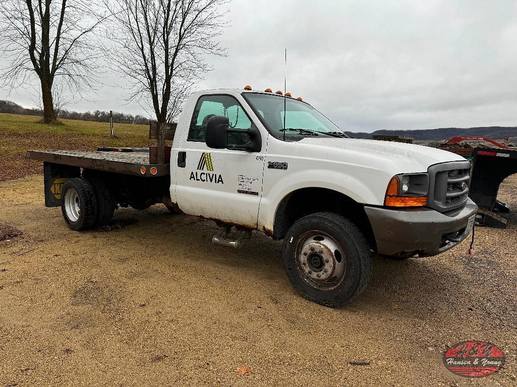 Image of Ford F-550 Primary image