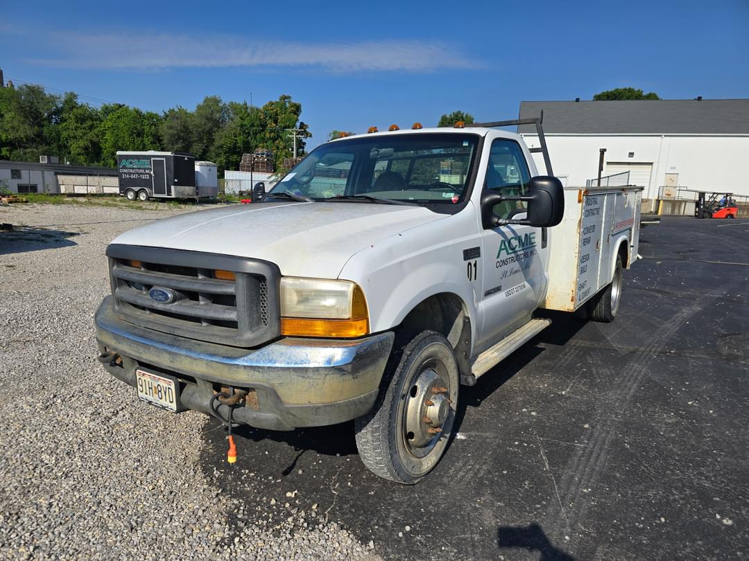 Image of Ford F-550 Primary image