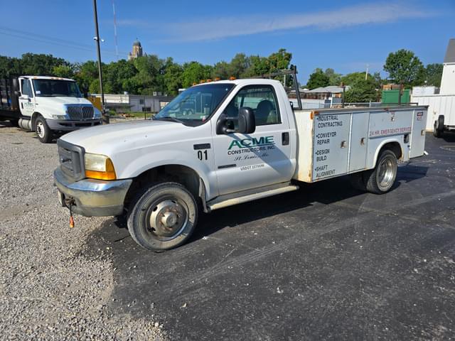 Image of Ford F-550 equipment image 3