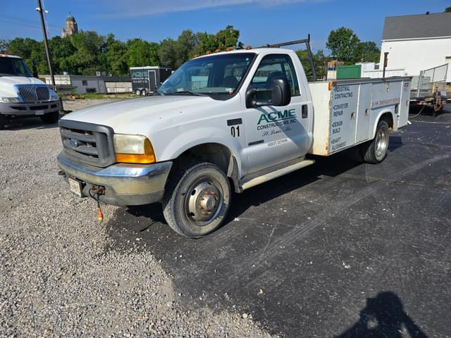 Image of Ford F-550 equipment image 2