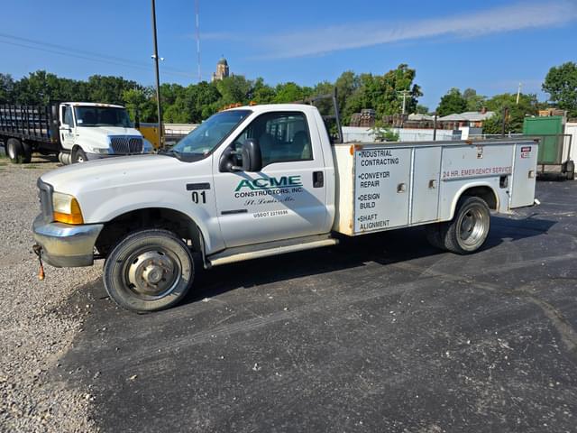 Image of Ford F-550 equipment image 4