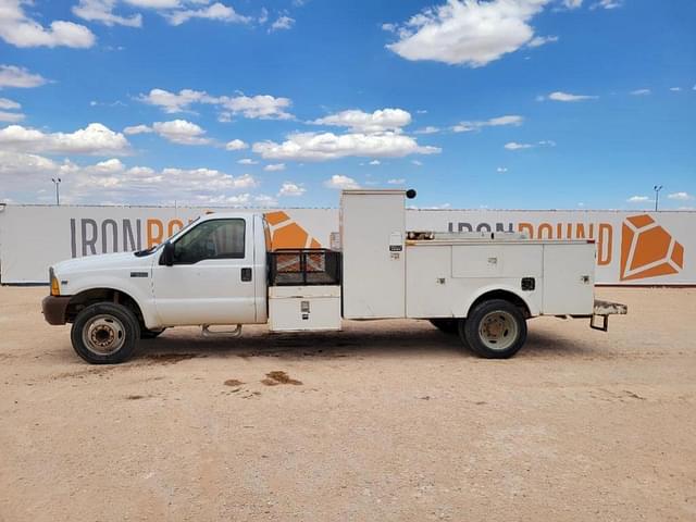 Image of Ford F-550 equipment image 1