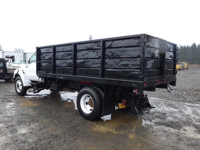 Image of Ford F-650 equipment image 4