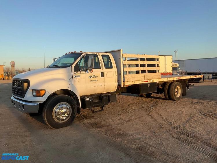 2000 Ford F-650 Equipment Image0
