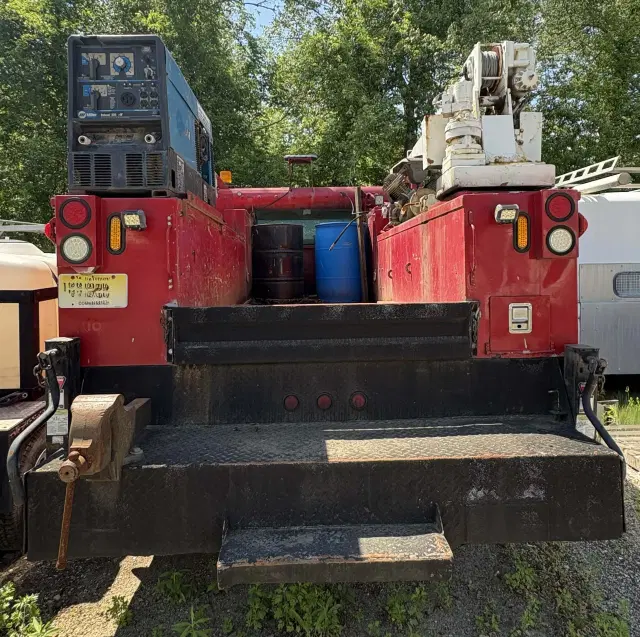 Image of Ford F-650 equipment image 4