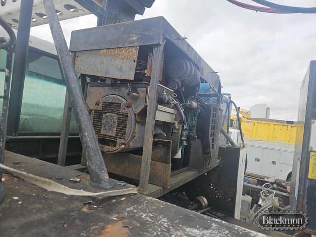 Image of Ford F-650 equipment image 3