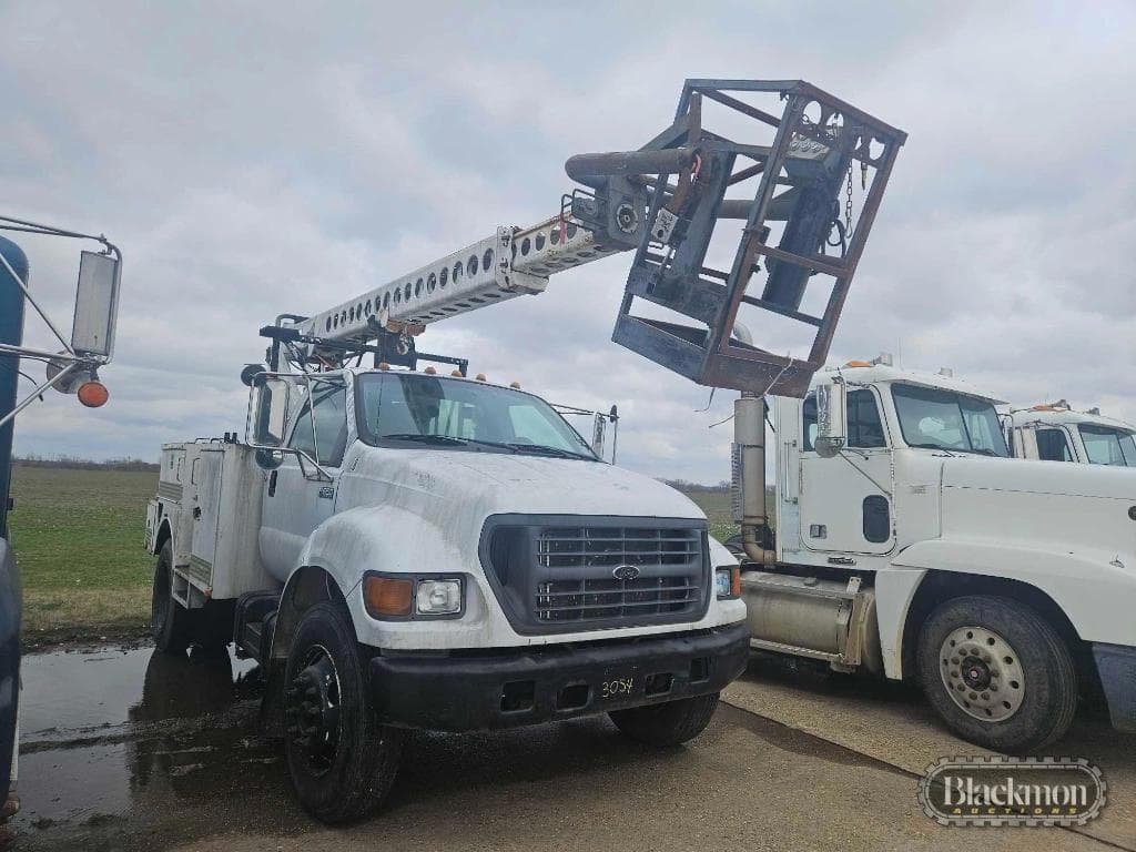 Image of Ford F-650 Primary image