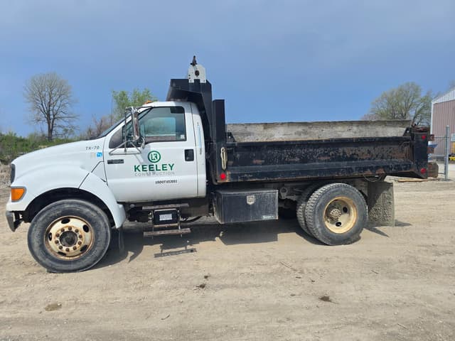 Image of Ford F-650 equipment image 4