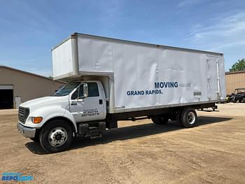 2000 Ford F-650 Equipment Image0