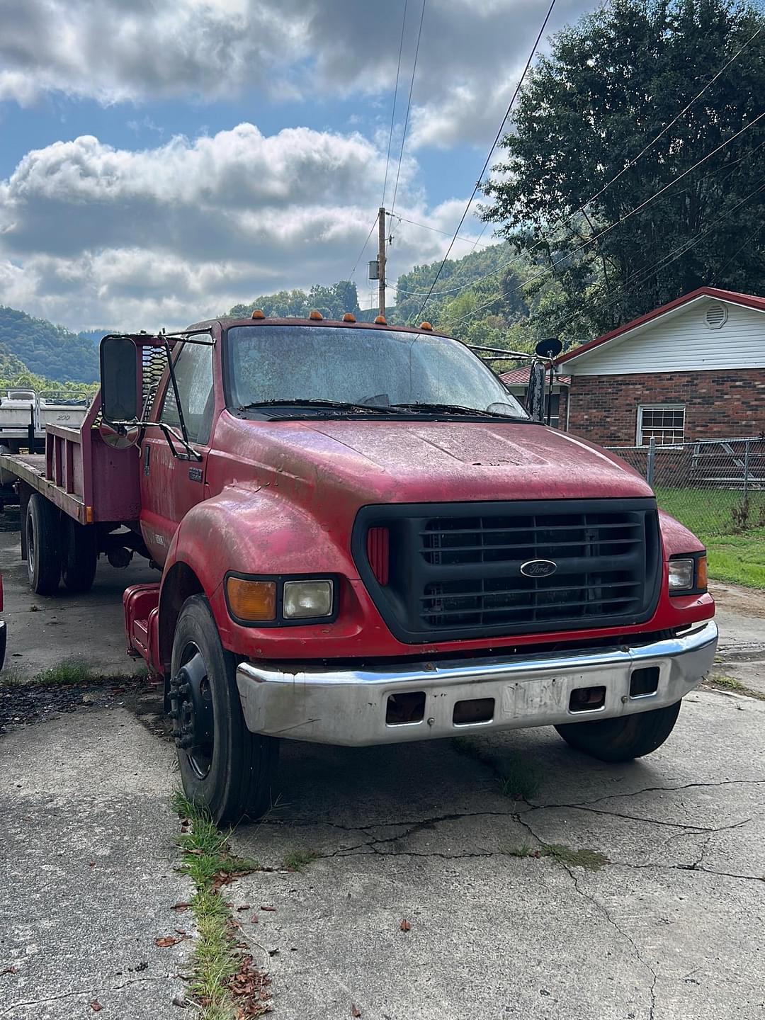 Image of Ford F-650 Primary image