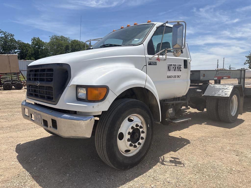 Image of Ford F-650 Primary image