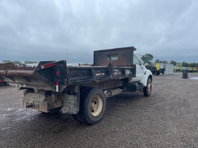 Image of Ford F-650 equipment image 4