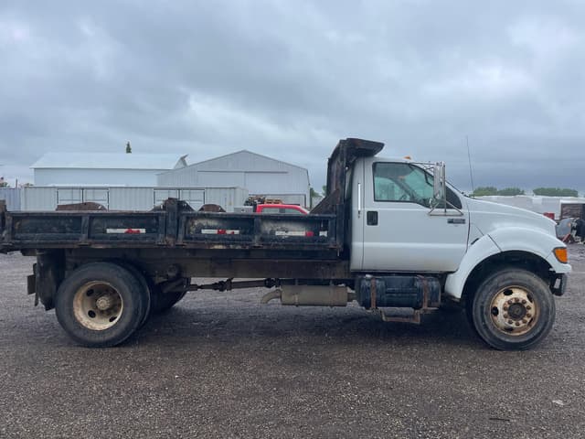 Image of Ford F-650 equipment image 3