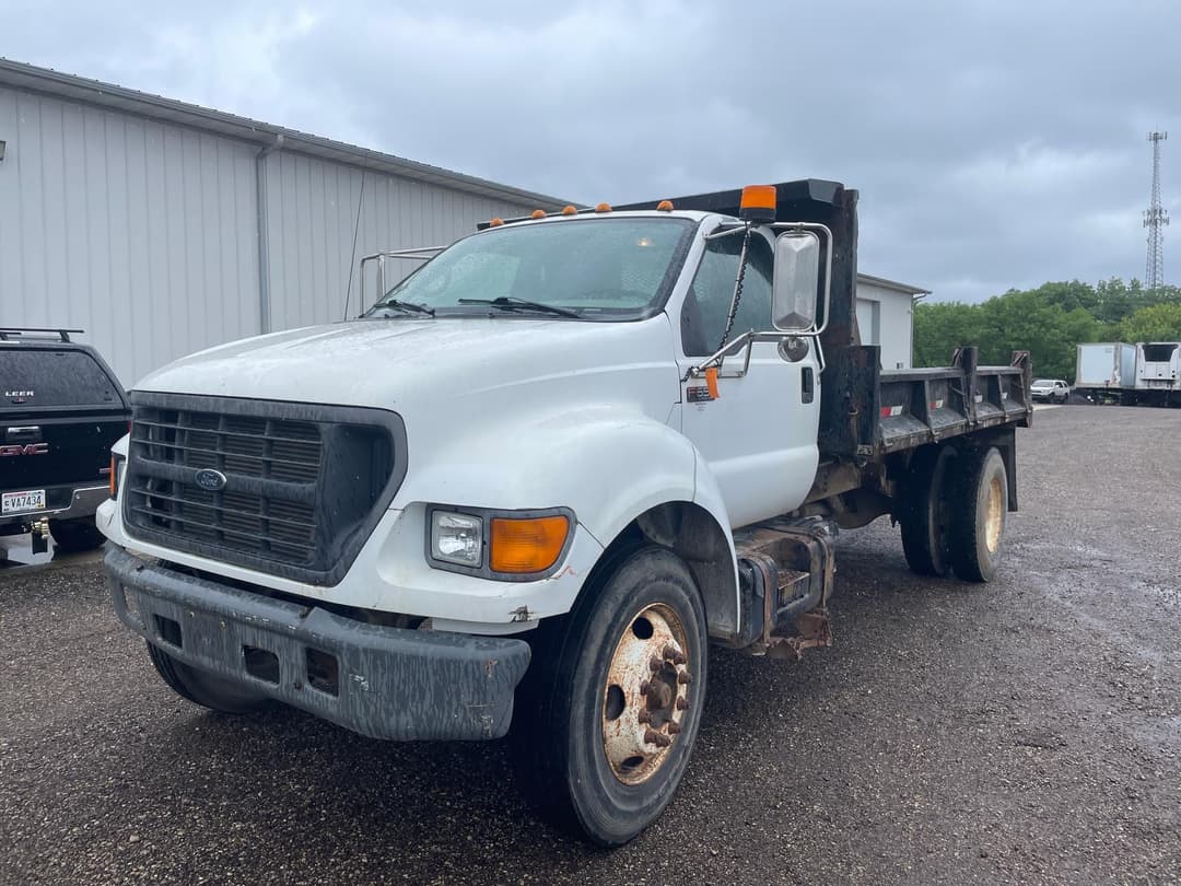 Image of Ford F-650 Primary image