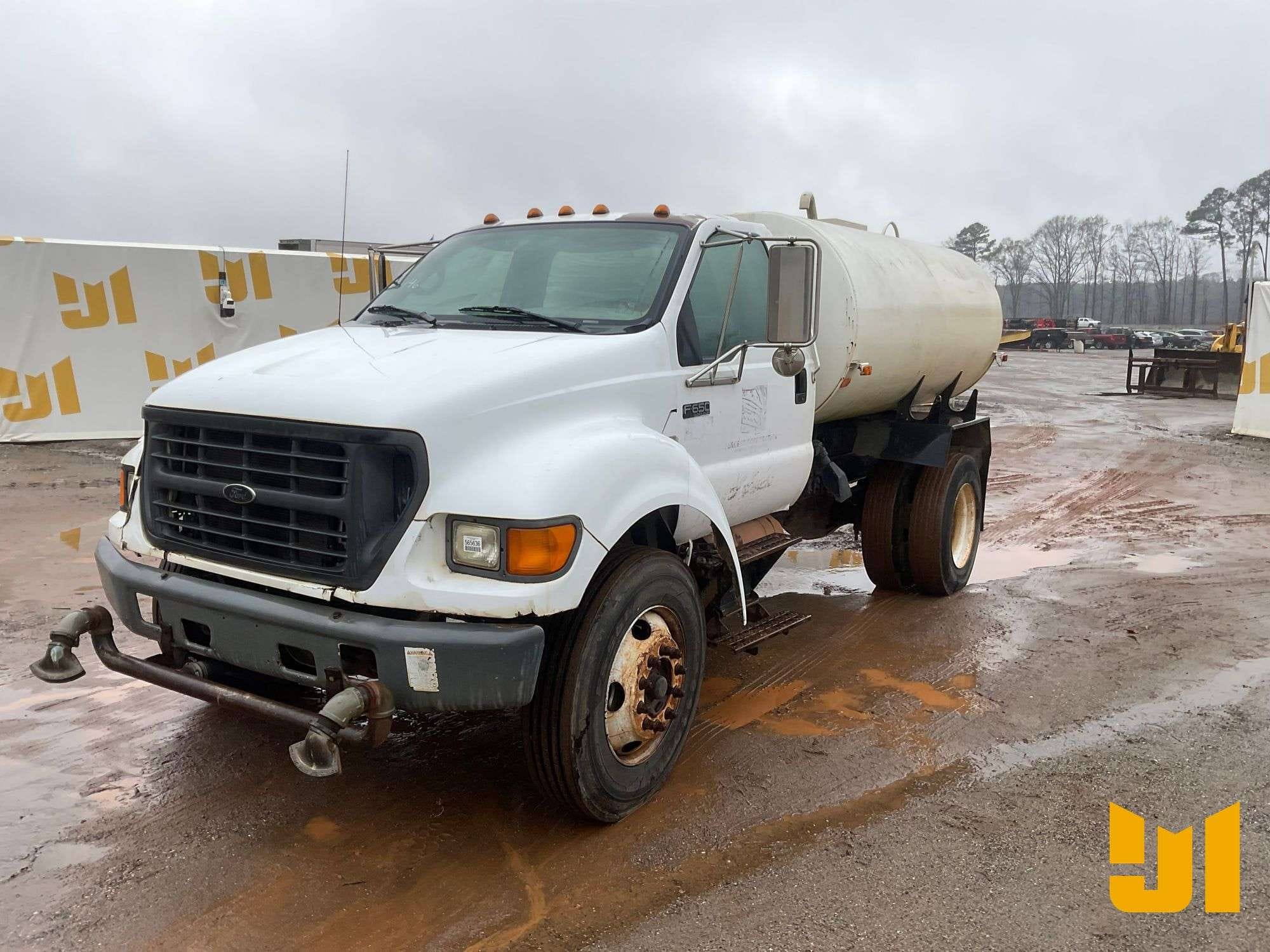 2000 Ford F-650 Equipment Image0