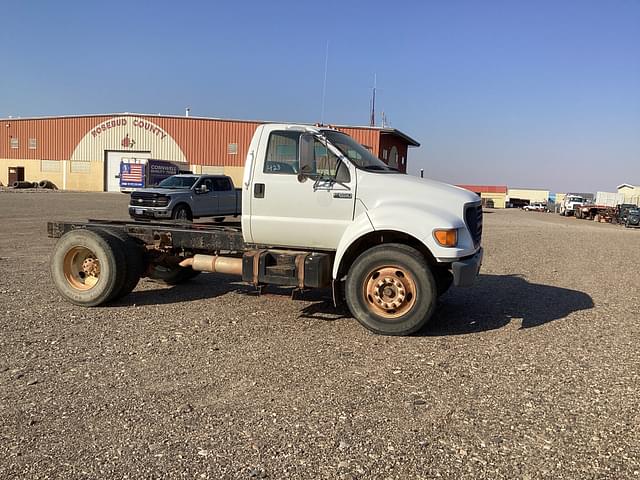 Image of Ford F-650 equipment image 1