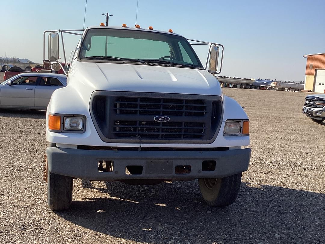 Image of Ford F-650 Primary image