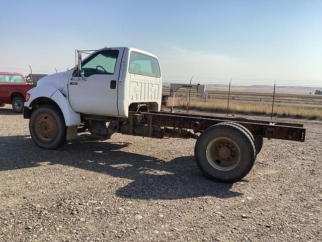 Image of Ford F-650 equipment image 3